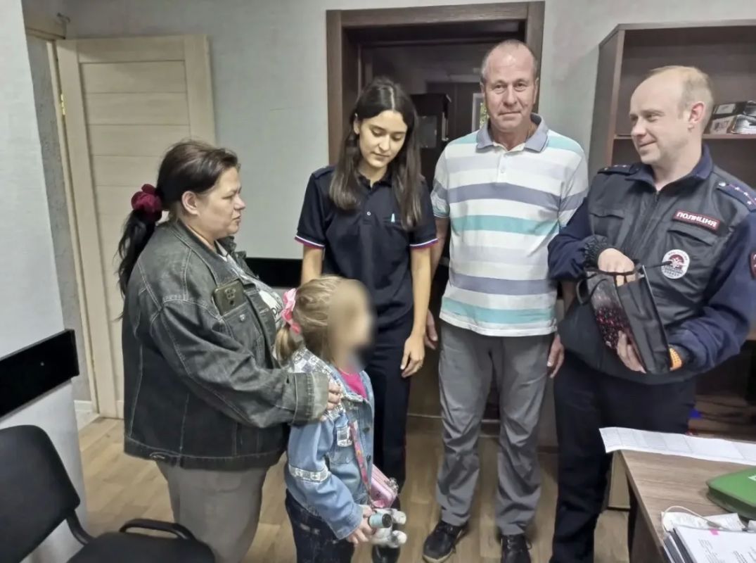 Рязанские полицейские и общественники принимают участие во Всероссийской акции «Помоги пойти учиться» Рязанские полицейские и общественники принимают участие во Всероссийской акции «Помоги пойти учиться»