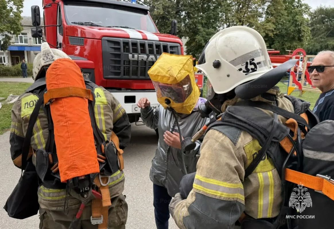 В учебных заведениях Рязанской области перед началом учебного года проходят пожарно-тактические учения В учебных заведениях Рязанской области перед началом учебного года проходят пожарно-тактические учения