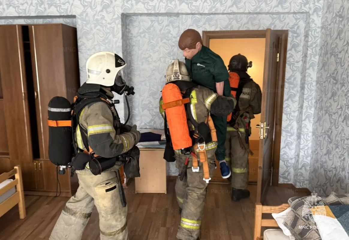 В учебных заведениях Рязанской области перед началом учебного года проходят пожарно-тактические учения В учебных заведениях Рязанской области перед началом учебного года проходят пожарно-тактические учения