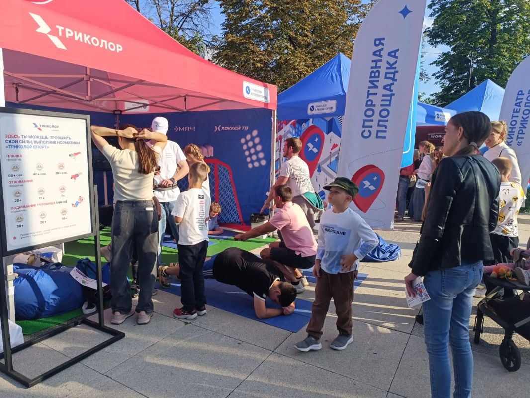 В верхнем городском саду проходит семейный фестиваль «Голоса улиц» В верхнем городском саду проходит семейный фестиваль «Голоса улиц»
