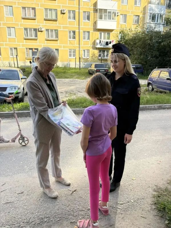 Рязанские полицейские принимают активное участие в акции «Помоги пойти учиться»! Рязанские полицейские принимают активное участие в акции «Помоги пойти учиться»!
