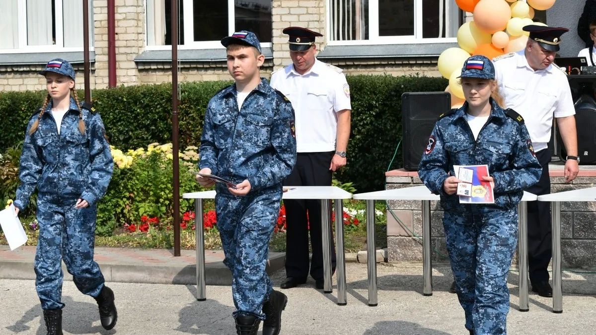 В Шацкой средней школе прошла торжественная линейка, посвященная Дню знаний В Шацкой средней школе прошла торжественная линейка, посвященная Дню знаний