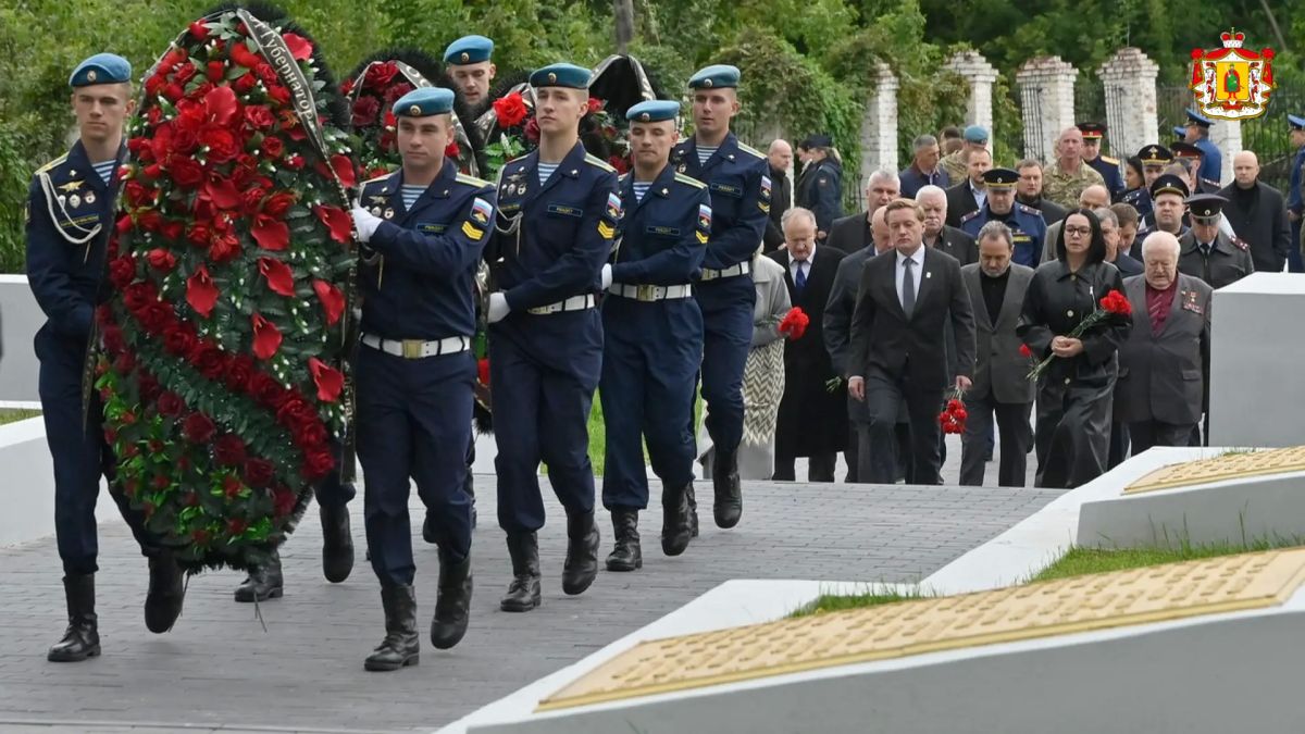 Первый заместитель Председателя Правительства Рязанской области Денис Боков принял участие в церемонии возложения цветов в память о жителях Ленинграда и защитниках города