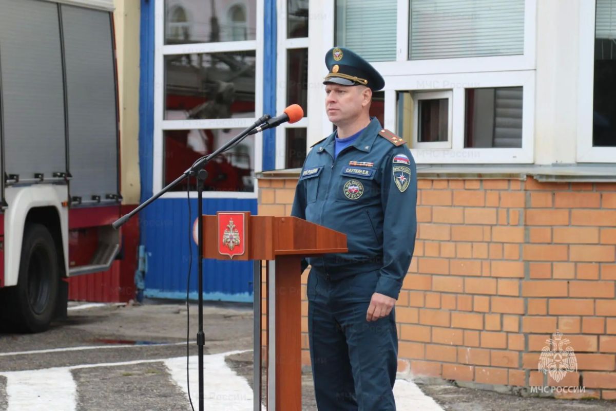 В Главном управлении МЧС России по Рязанской области почтили память героя России Евгения Зиничева В Главном управлении МЧС России по Рязанской области почтили память героя России Евгения Зиничева