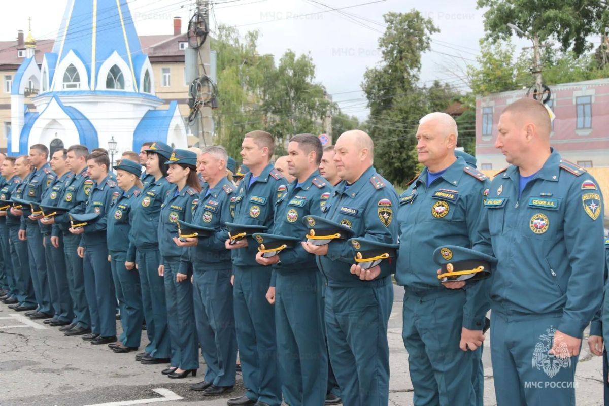 В Главном управлении МЧС России по Рязанской области почтили память героя России Евгения Зиничева В Главном управлении МЧС России по Рязанской области почтили память героя России Евгения Зиничева