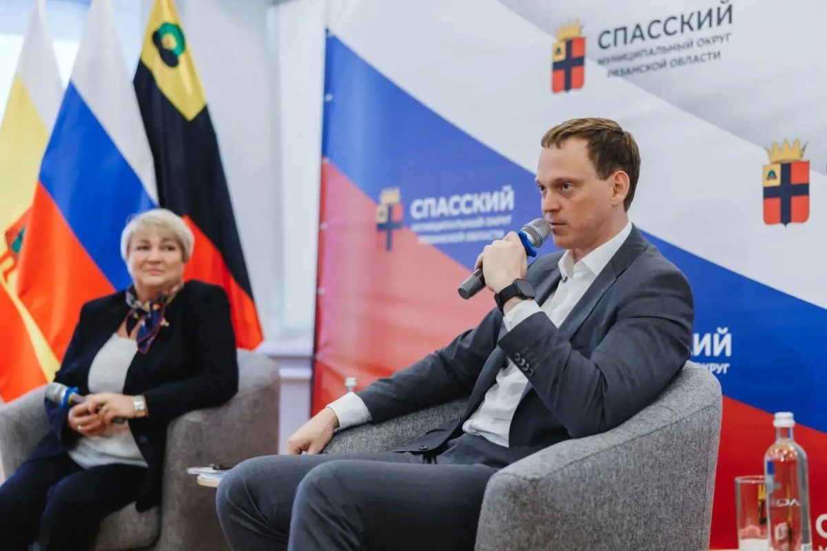 Павел Малков: В центральной библиотеке встретился с жителями Спасского округа Павел Малков: В центральной библиотеке встретился с жителями Спасского округа