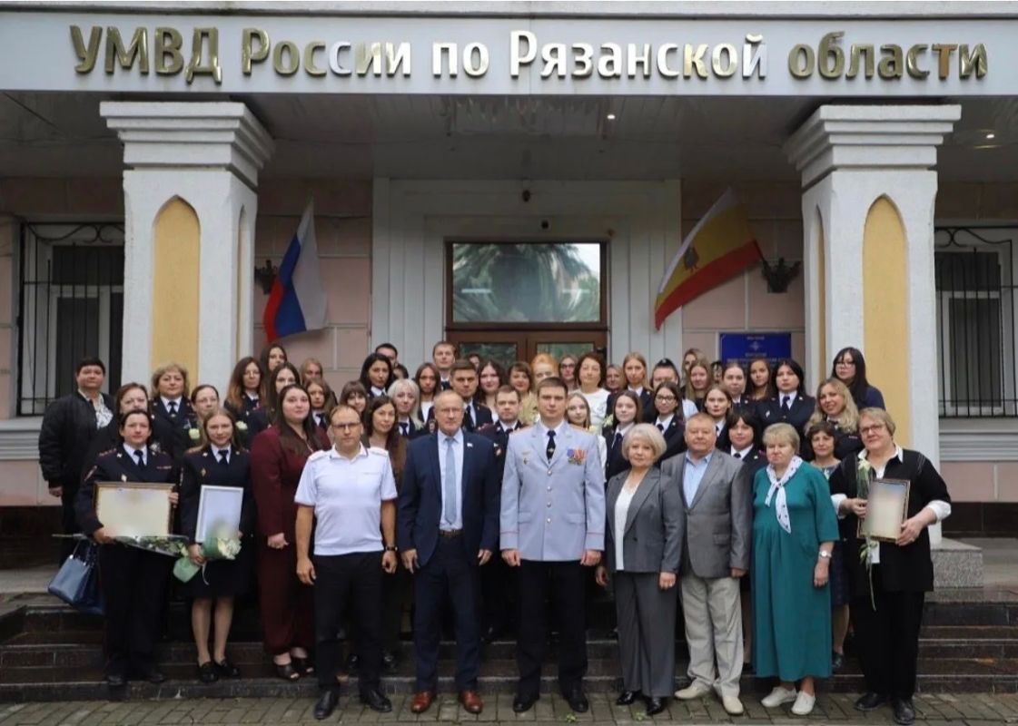 В Рязани состоялось торжественное мероприятие, посвящённое 306й годовщине подразделений по вопросам миграции МВД России В Рязани состоялось торжественное мероприятие, посвящённое 306й годовщине подразделений по вопросам миграции МВД России