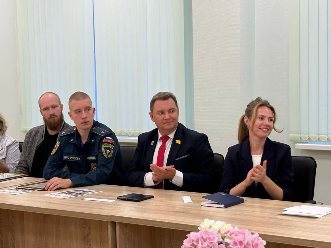 Сегодня чествовали победителей ежегодного городского смотра-конкурса «На лучший ТОС, двор, подъезд» Сегодня чествовали победителей ежегодного городского смотра-конкурса «На лучший ТОС, двор, подъезд»