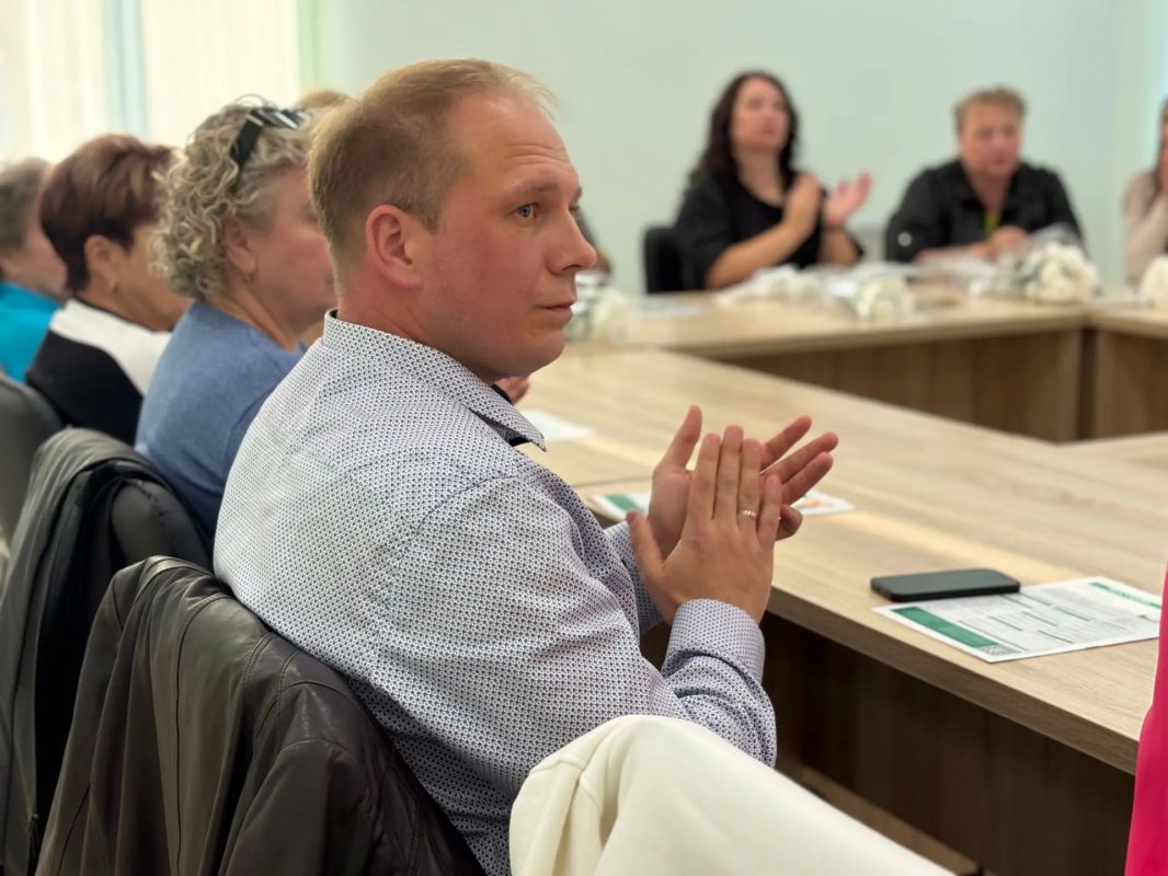 Сегодня чествовали победителей ежегодного городского смотра-конкурса «На лучший ТОС, двор, подъезд» Сегодня чествовали победителей ежегодного городского смотра-конкурса «На лучший ТОС, двор, подъезд»
