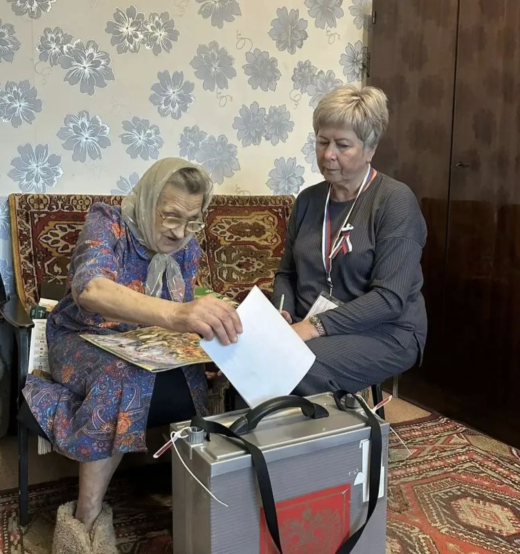 В Рязанской области голосуют ветераны Великой Отечественной войны — их голос бесценен В Рязанской области голосуют ветераны Великой Отечественной войны — их голос бесценен