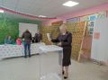 Член Избирательной комиссии Рязанской области Татьяна Зенина проголосовала на избирательном участке №768 в Шацком округе