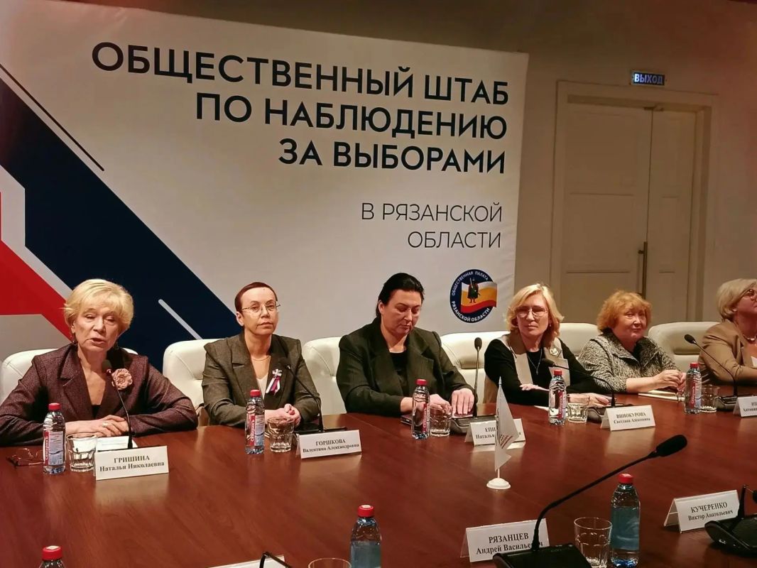 В первый день голосования в Библиотеке имени Горького состоялись пресс-сессии Общественного штаба и Центра общественного наблюдения за выборами В первый день голосования в Библиотеке имени Горького состоялись пресс-сессии Общественного штаба и Центра общественного наблюдения за выборами
