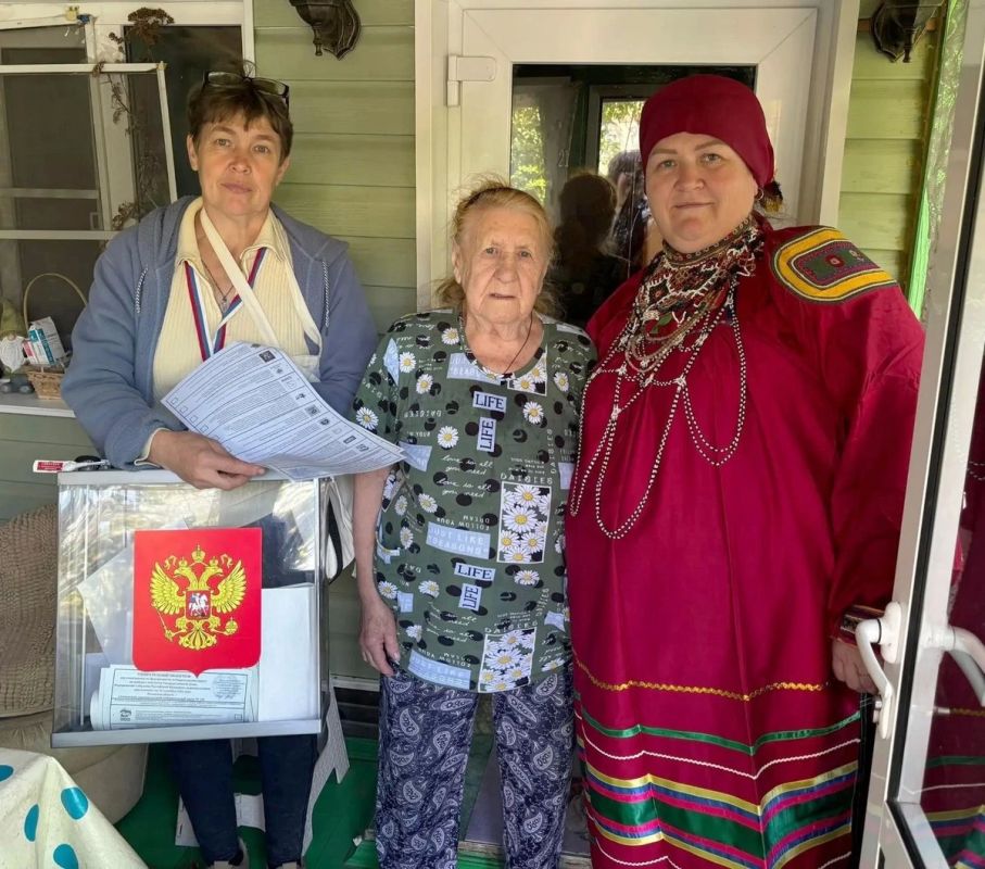 В селе Секирино Скопинского округа (участок 588) голосующим на дому напомнили о корнях В селе Секирино Скопинского округа (участок 588) голосующим на дому напомнили о корнях