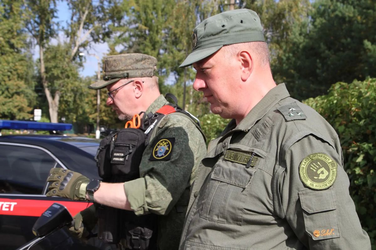 Рязанские следователи-криминалисты организовали для школьников выставку криминалистической техники Рязанские следователи-криминалисты организовали для школьников выставку криминалистической техники