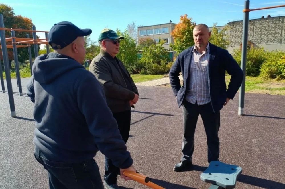 По программе местных инициатив в Рязани благоустраиваются школьные стадионы По программе местных инициатив в Рязани благоустраиваются школьные стадионы