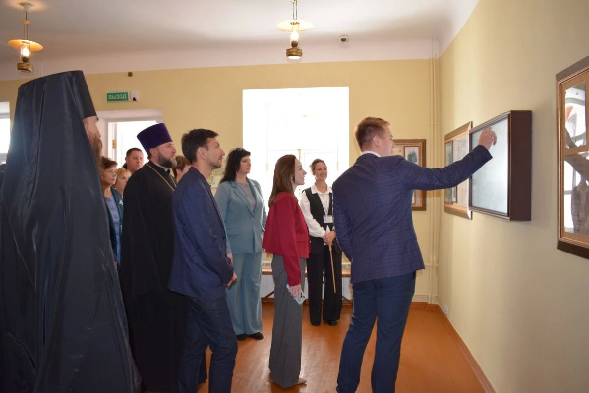 В Спас-Клепиковском отделе государственного музея-заповедника Сергея Есенина торжественно открыли обновленную экспозицию второклассной учительской школы В Спас-Клепиковском отделе государственного музея-заповедника Сергея Есенина торжественно открыли обновленную экспозицию второклассной учительской школы