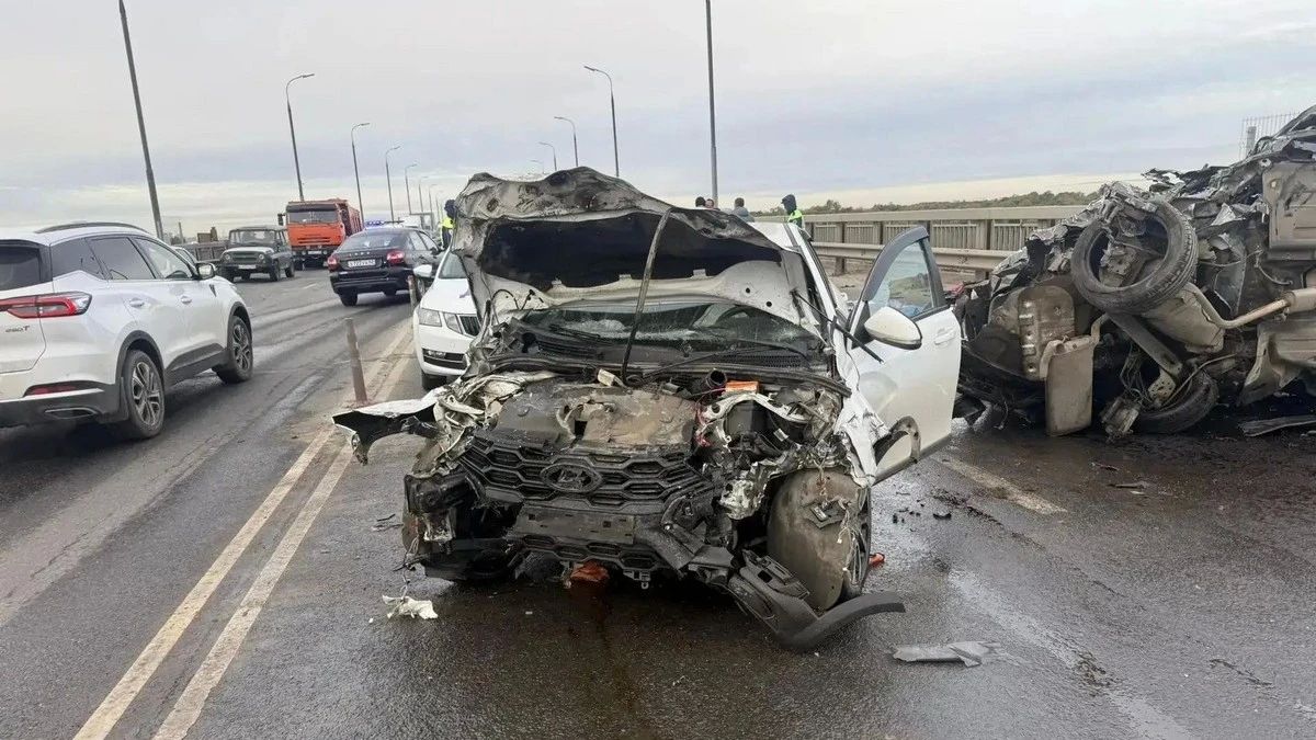 Два человека погибли в аварии на Солотчинском мосту Два человека погибли в аварии на Солотчинском мосту