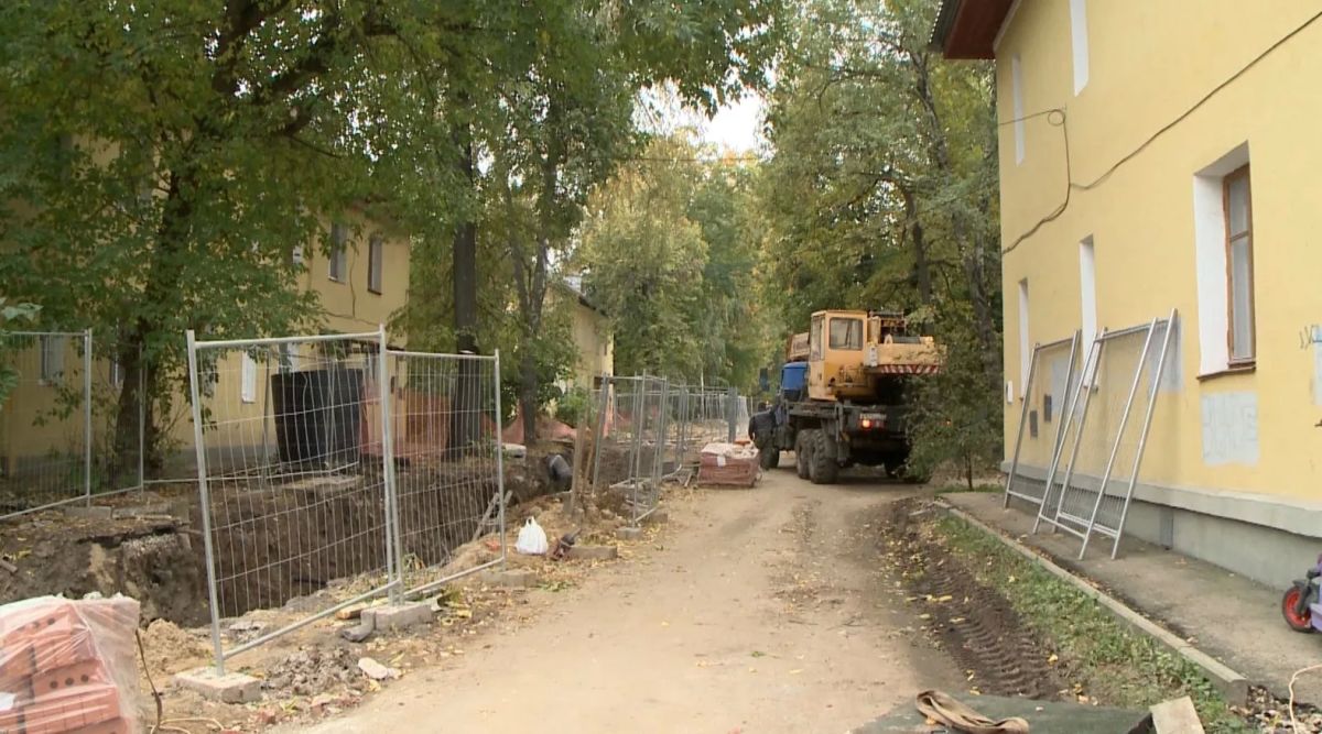 На перекрестке улицы Попова и 1-го Совхозного проезда до конца октября перекрыли движение