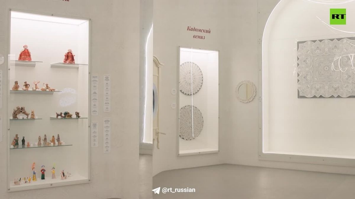 Хоровод единства, передача Знамени Победы, концерт российских звёзд, мэппинг-шоу, деловые, культурные и образовательные мероприятия