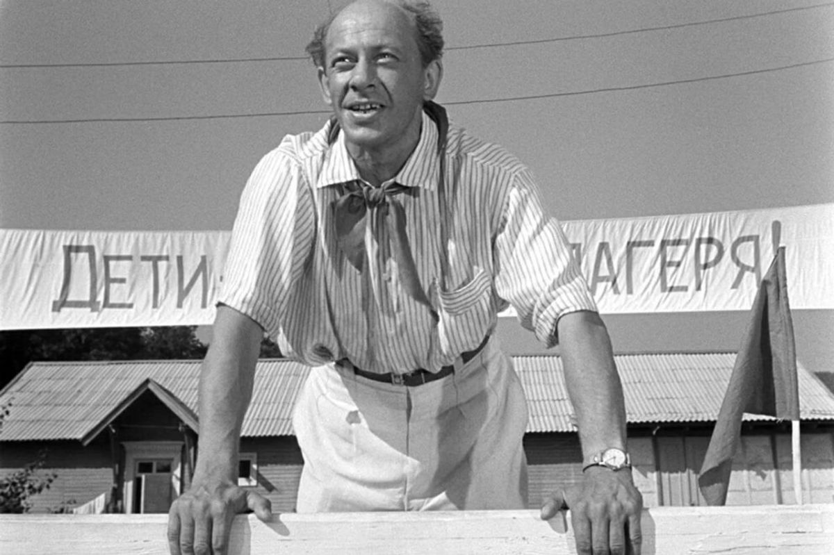 От слесаря до народного артиста: 100 лет со дня рождения актера и одного из основателей «Современника» Евгения Евстигнеева От слесаря до народного артиста: 100 лет со дня рождения актера и одного из основателей «Современника» Евгения Евстигнеева