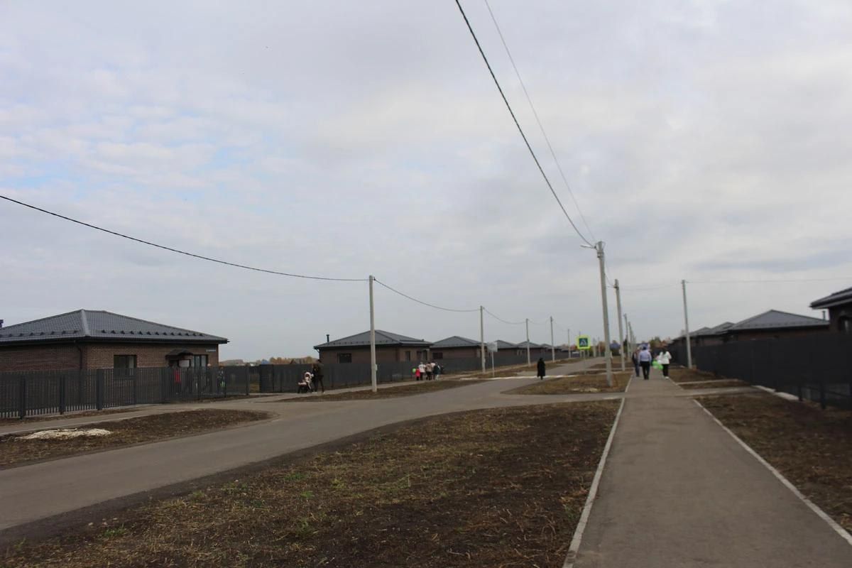 В Сараях вручили ключи от домов нового жилого комплекса В Сараях вручили ключи от домов нового жилого комплекса