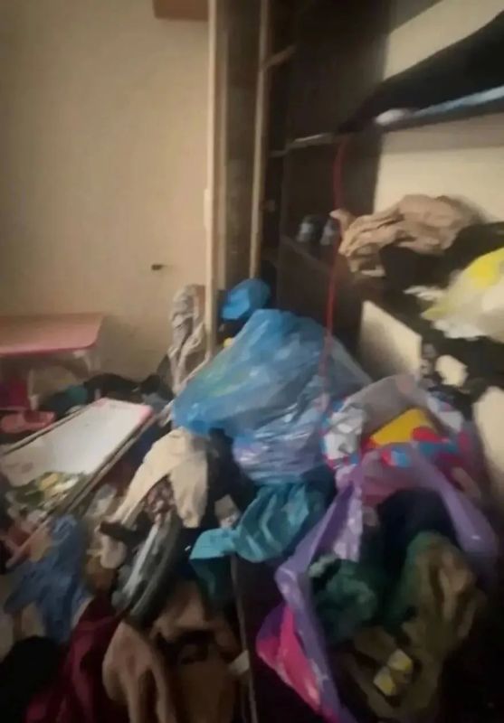 Врач помог спасти детей из заваленной мусором квартиры в Рязани Врач помог спасти детей из заваленной мусором квартиры в Рязани