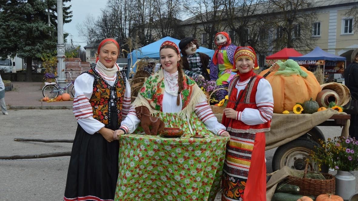 В Касимове на площади Ленина состоялся традиционный фестиваль урожая «Касимовский клубень» В Касимове на площади Ленина состоялся традиционный фестиваль урожая «Касимовский клубень»