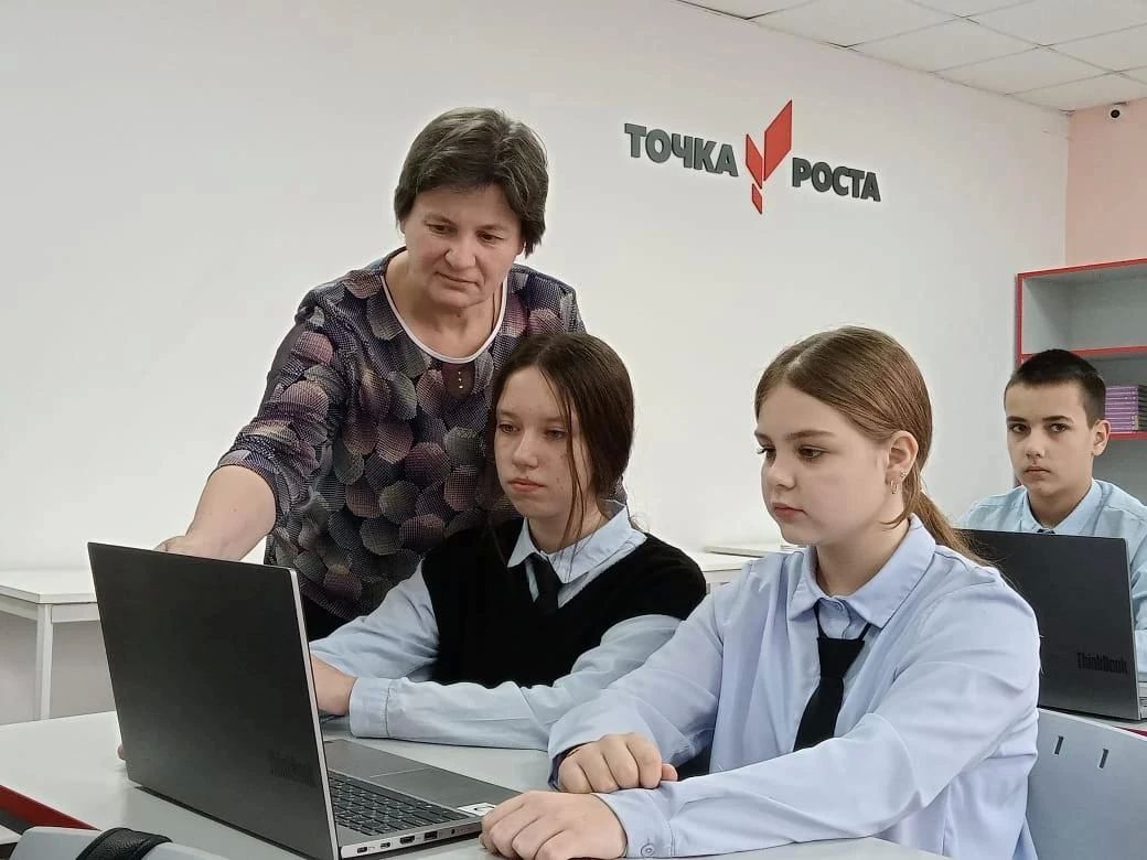 Павел Малков: 16 педагогов пришли в сельские школы Рязанской области по программе «Земский учитель» Павел Малков: 16 педагогов пришли в сельские школы Рязанской области по программе «Земский учитель»